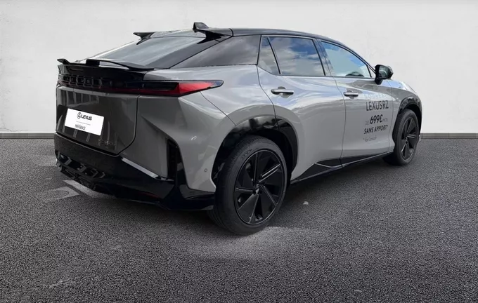 LEXUS RZ 550e F SPORT extérieur trois quart arrière droit 70193
