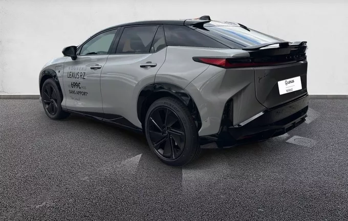 LEXUS RZ 550e F SPORT extérieur trois quart arrière gauche 70193