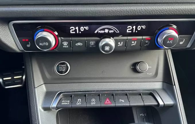 AUDI Q3 35 TFSI 150 ch S tronic 7 S line plus photo 14 2123896