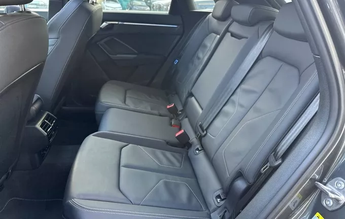 AUDI Q3 35 TFSI 150 ch S tronic 7 S line plus photo 17 2123896