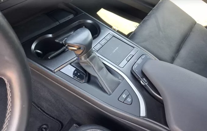 LEXUS UX 250h 2WD Premium Edition photo 13 1103609