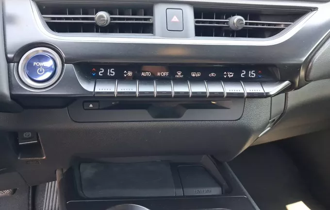 LEXUS UX 250h 2WD Premium Edition photo 14 1103609