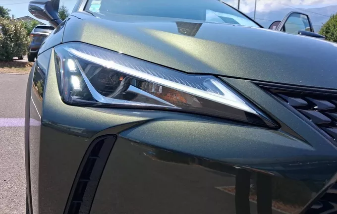 LEXUS UX 250h 2WD Premium Edition photo 19 1103609