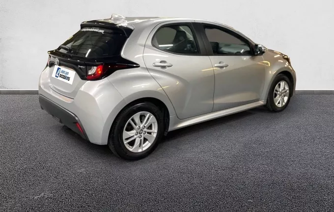 TOYOTA YARIS Hybride 116h Dynamic Business extérieur trois quart arrière droit 1103251