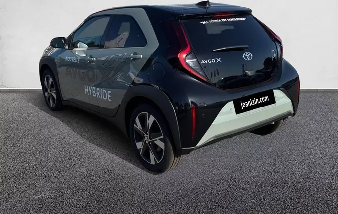TOYOTA AYGO X Hybride 116h Graphic extérieur trois quart arrière gauche 99595