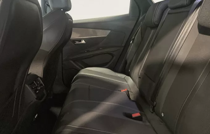 PEUGEOT 3008 Hybrid4 300 e-EAT8 GT photo 17 2129771