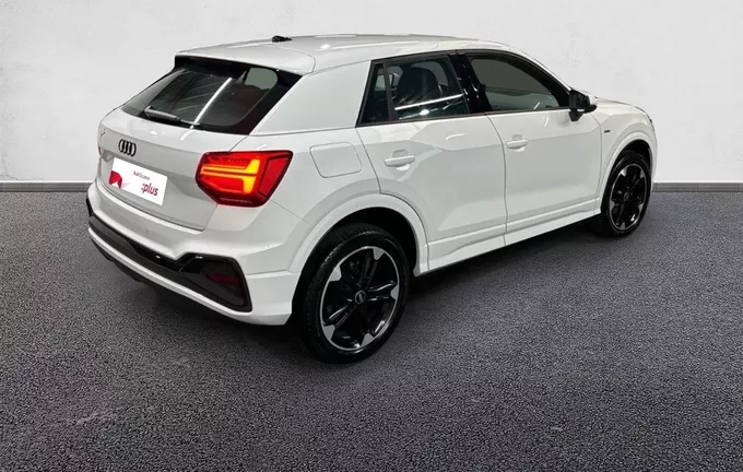 AUDI Q2 35 TFSI 150 S tronic 7 S line extérieur trois quart arrière droit 2131467