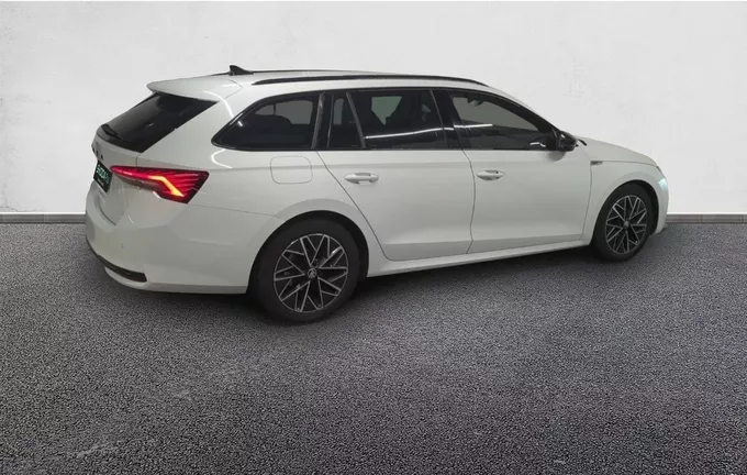 SKODA OCTAVIA Combi 1.5 TSI Hybrid 150 ch ACT DSG7 Sportline extérieur côté droit 2120915
