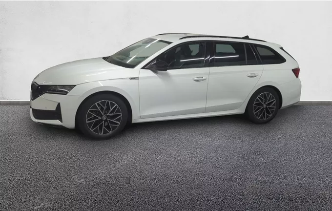 SKODA OCTAVIA Combi 1.5 TSI Hybrid 150 ch ACT DSG7 Sportline extérieur trois quart arrière gauche 2120915