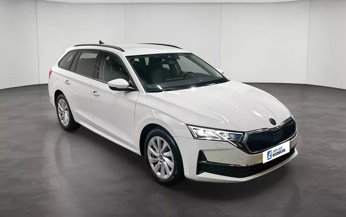 SKODA OCTAVIA Combi 1.5 TSI Hybrid 116 ch ACT DSG7 Selection extérieur trois quart avant droit 2133169