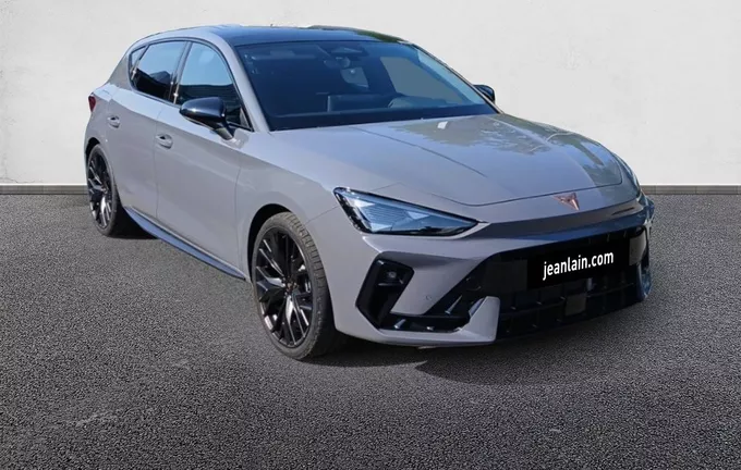 CUPRA LEON 1.5 eTSI Hybrid 150 ch DSG7 V extérieur trois quart avant droit 1235