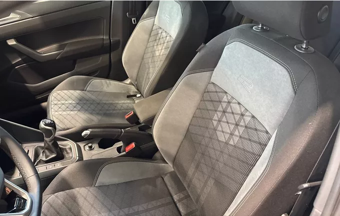 VOLKSWAGEN POLO 1.0 TSI 95 S&S BVM5 R-Line Edition extérieur trois quart arrière droit 2131776