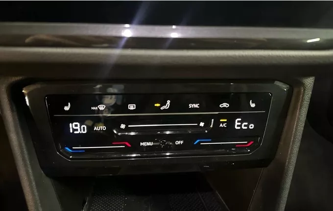 VOLKSWAGEN TIGUAN 1.4 eHybrid 245ch DSG6 Elegance photo 17 2127756