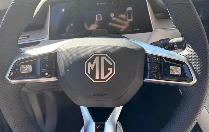 MG MGS6 EV MGS6 EV Luxury photo 12 9866