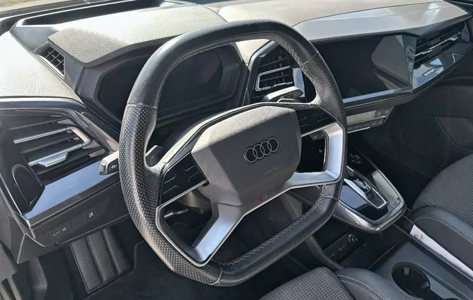 AUDI Q4 E-TRON 50 299 ch 82 kWh quattro S line photo 12 2131213