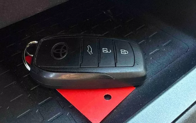 TOYOTA RAV4 Hybride 185 ch 2WD Lounge photo 19 127305