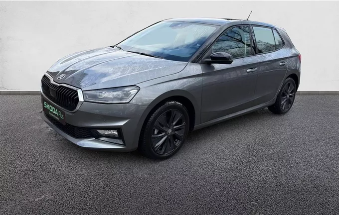 SKODA FABIA 1.0 TSI 116 ch EVO 2 DSG7 Selection extérieur trois quart avant gauche 560432