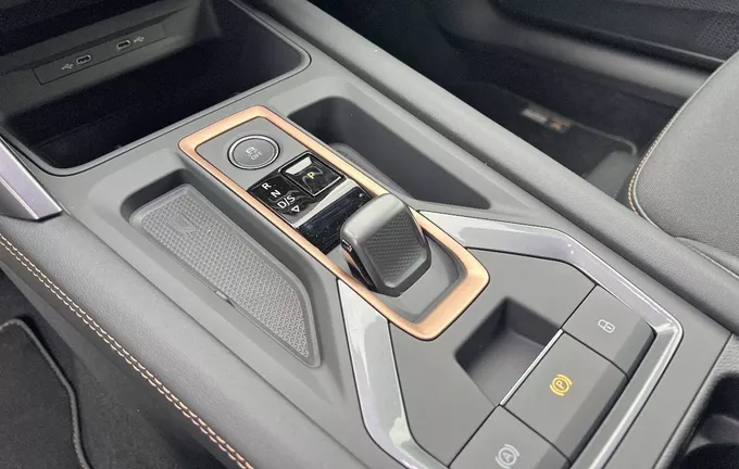 CUPRA LEON 1.5 eTSI Hybrid 150 ch DSG7 V photo 13 0014