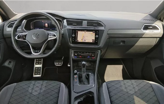 VOLKSWAGEN TIGUAN 1.5 TSI 150ch DSG7 R-Line extérieur trois quart avant droit 2130915