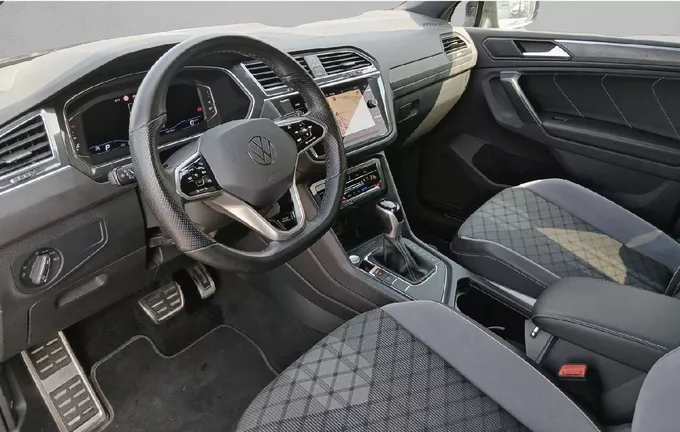 VOLKSWAGEN TIGUAN 1.5 TSI 150ch DSG7 R-Line photo 13 2130915