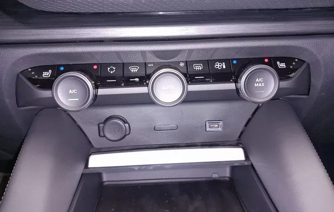 CITROEN C5 X Hybride Rechargeable 225 S&S e-EAT8 Shine photo 14 RV9937