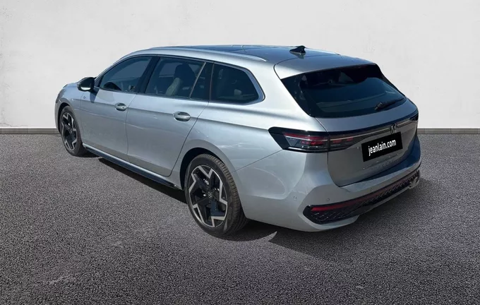 VOLKSWAGEN PASSAT 2.0 TDI EVO SCR 150 DSG7 R-Line extérieur trois quart arrière gauche 7141