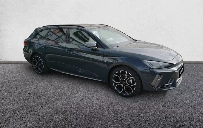 CUPRA LEON Sportstourer 1.5 eTSI Hybrid 150 ch DSG7 V extérieur trois quart avant droit 3018
