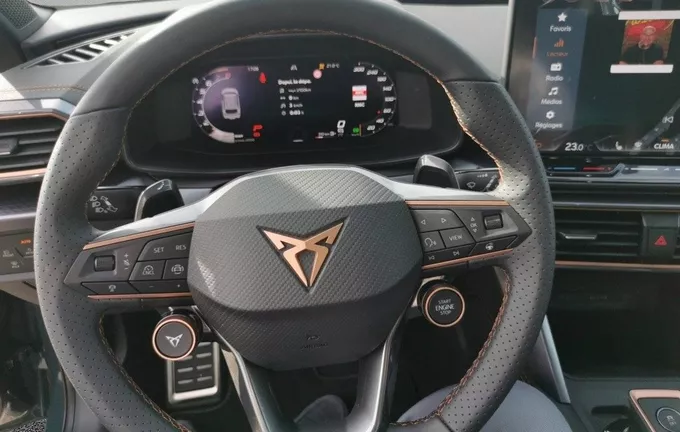 CUPRA LEON Sportstourer 1.5 eTSI Hybrid 150 ch DSG7 V photo 12 3018