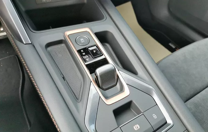 CUPRA LEON Sportstourer 1.5 eTSI Hybrid 150 ch DSG7 V photo 13 3018