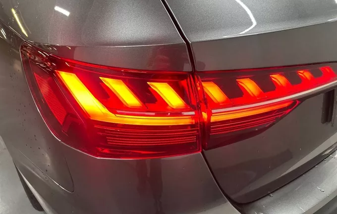 AUDI A4 Avant 35 TDI 163 S tronic 7 S Edition photo 21 2129577