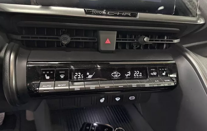TOYOTA C-HR Hybride 200 Design photo 14 1102832