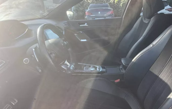 PEUGEOT 308 2.0 BlueHDi 180ch S&S EAT6 GT photo 11 560919