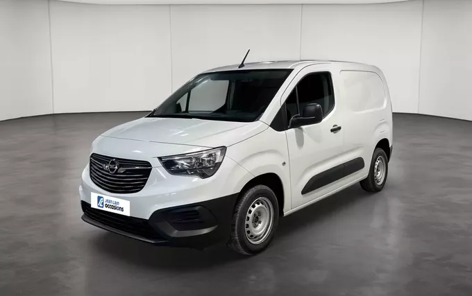 OPEL COMBO CARGO M 600 KG PURETECH 110 S&S BVM6 extérieur trois quart avant gauche 946428