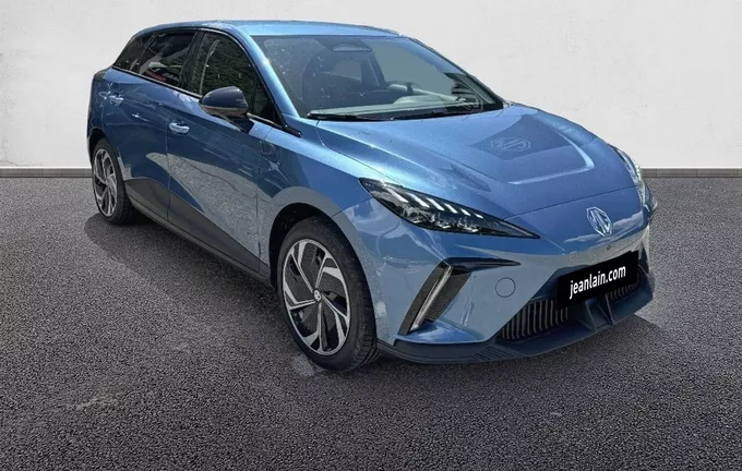 MG MG4 EV 64kWh - 140 kW Premium extérieur trois quart avant droit 7931
