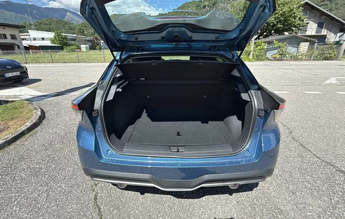 MG MG4 EV 64kWh - 140 kW Premium photo 10 7931