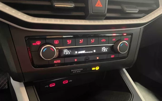 SEAT ARONA 1.0 TSI 95 ch Start/Stop BVM5 Urban photo 13 2132492