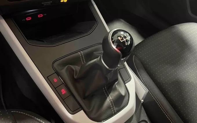 SEAT ARONA 1.0 TSI 95 ch Start/Stop BVM5 Urban photo 15 2132492