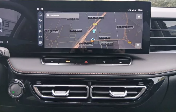 MG EHS 1.5T PHEV 272 ch Luxury photo 15 9259