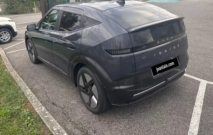 HYUNDAI IONIQ 3 61 kWh - 135 ch Vision photo 25 6205484