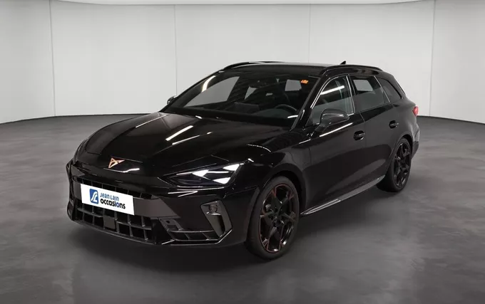CUPRA LEON Sportstourer eHybrid 272 ch DSG6 VZ extérieur trois quart avant gauche 2129861