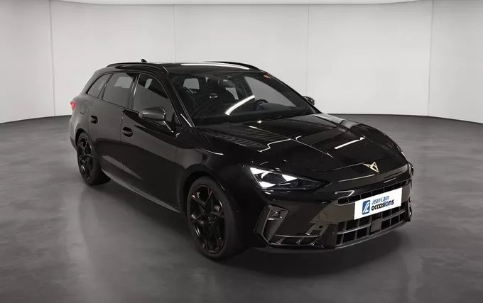 CUPRA LEON Sportstourer eHybrid 272 ch DSG6 VZ extérieur trois quart avant droit 2129861