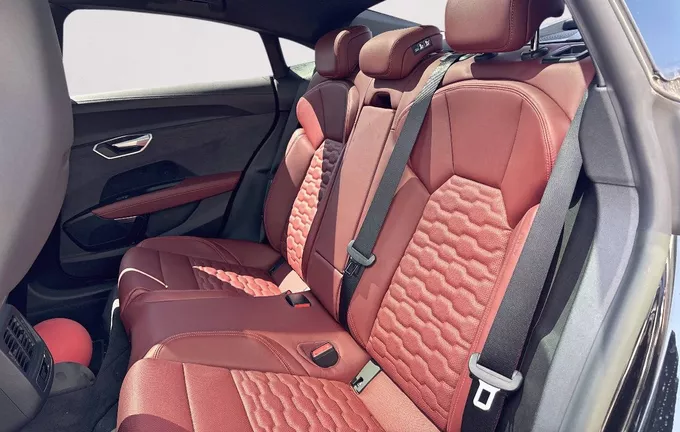 AUDI E-TRON GT 476 ch quattro Extended photo 17 5818