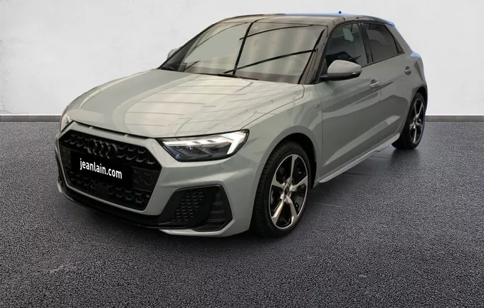 AUDI A1 Sportback 30 TFSI 116 ch S tronic 7 S Line extérieur trois quart avant gauche 9490