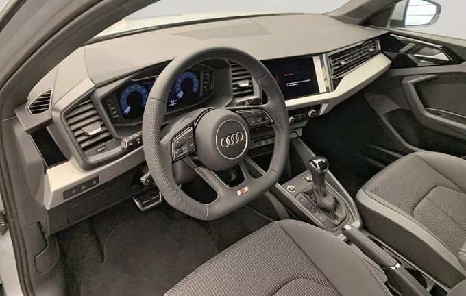 AUDI A1 Sportback 30 TFSI 116 ch S tronic 7 S Line photo 11 9490