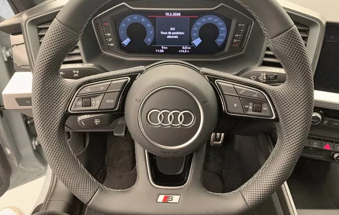 AUDI A1 Sportback 30 TFSI 116 ch S tronic 7 S Line photo 12 9490