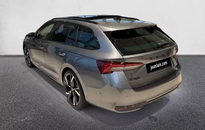 SKODA OCTAVIA Combi 2.0 TSI 204 ch DSG7 4x4 Sportline extérieur trois quart arrière gauche 5161