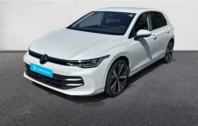 VOLKSWAGEN GOLF 1.5 eHybrid 204 DSG6 VW Edition extérieur trois quart avant gauche 2127054