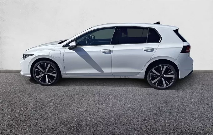VOLKSWAGEN GOLF 1.5 eHybrid 204 DSG6 VW Edition extérieur trois quart arrière gauche 2127054