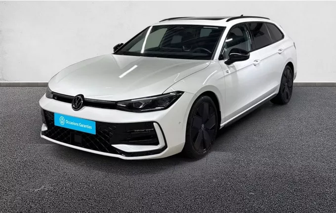 VOLKSWAGEN PASSAT 2.0 TDI EVO SCR 150 DSG7 R-Line extérieur trois quart avant gauche 2128238