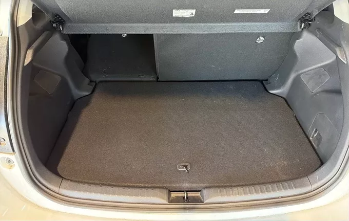 TOYOTA YARIS Hybride 116h Design photo 10 1103395